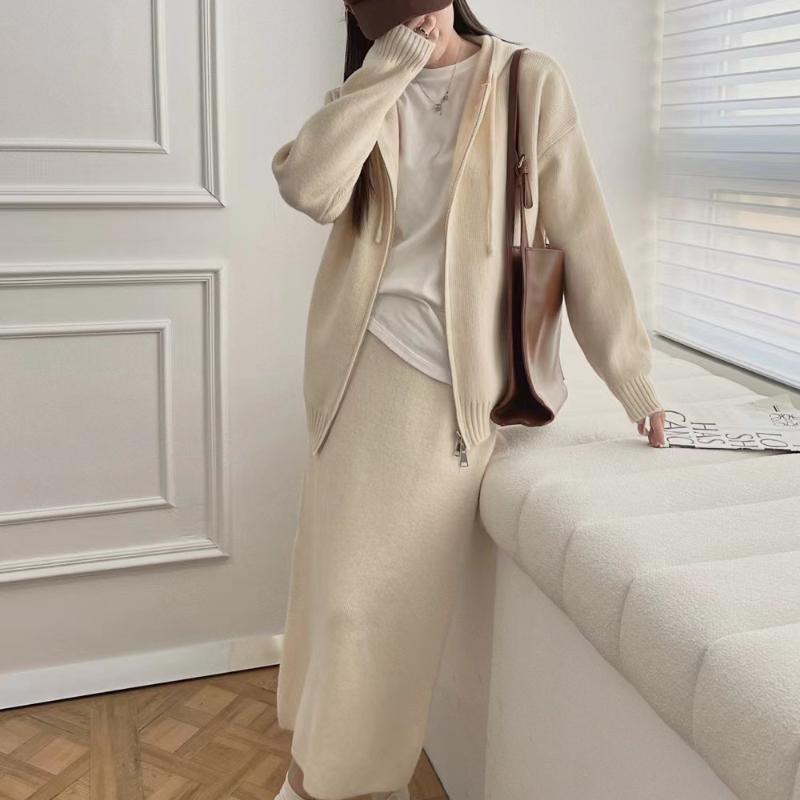 Neformální sportovní oblek Dámský podzimní a zimní svetr s kapucí pletená bunda + elastická sukně v pase dvoudílný oblek