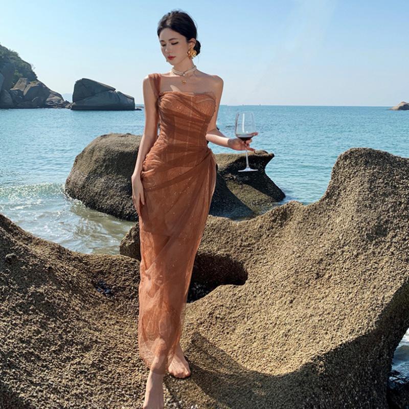 Red engagement dress high-end light luxury niche heavy industry lace sexy fishbone waist tube top dress birthday dress