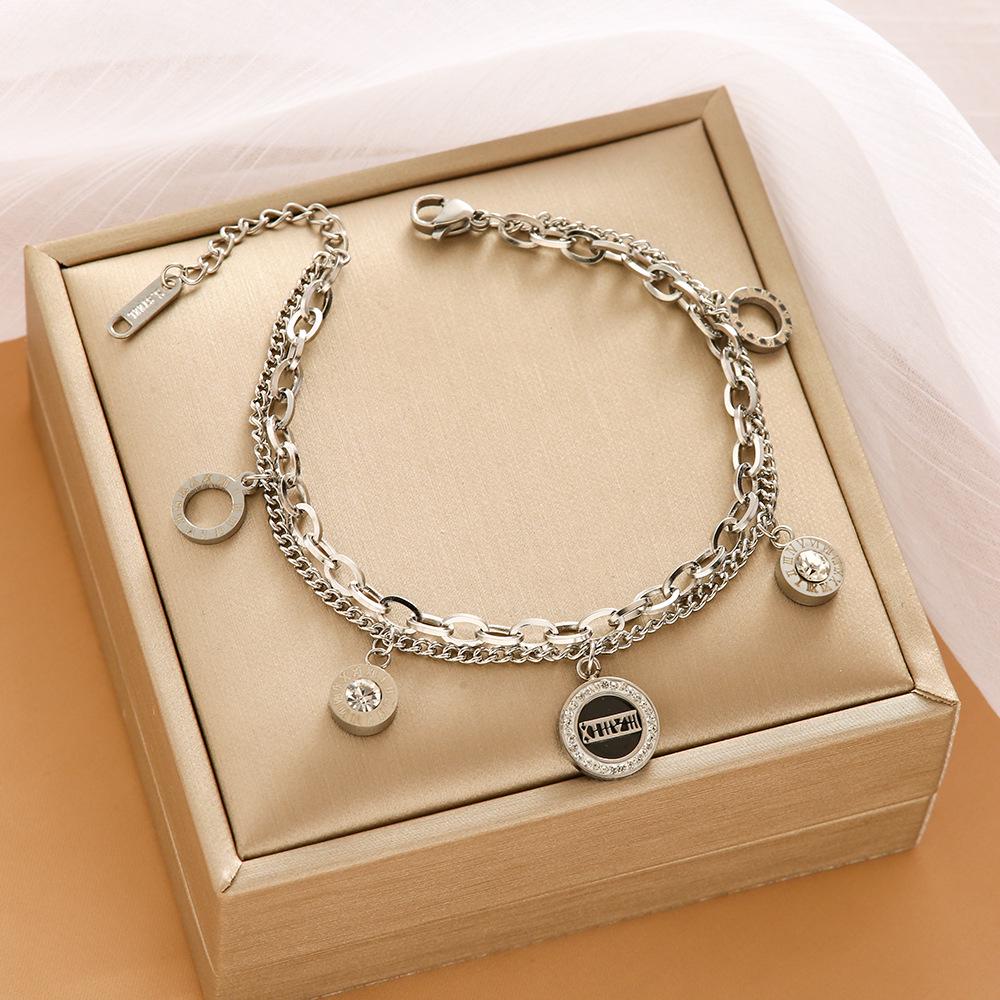 High-End Titanium Steel Four-Leaf Clover Bracelet with Shell Pendant – Durable, Fade-Resistant Design