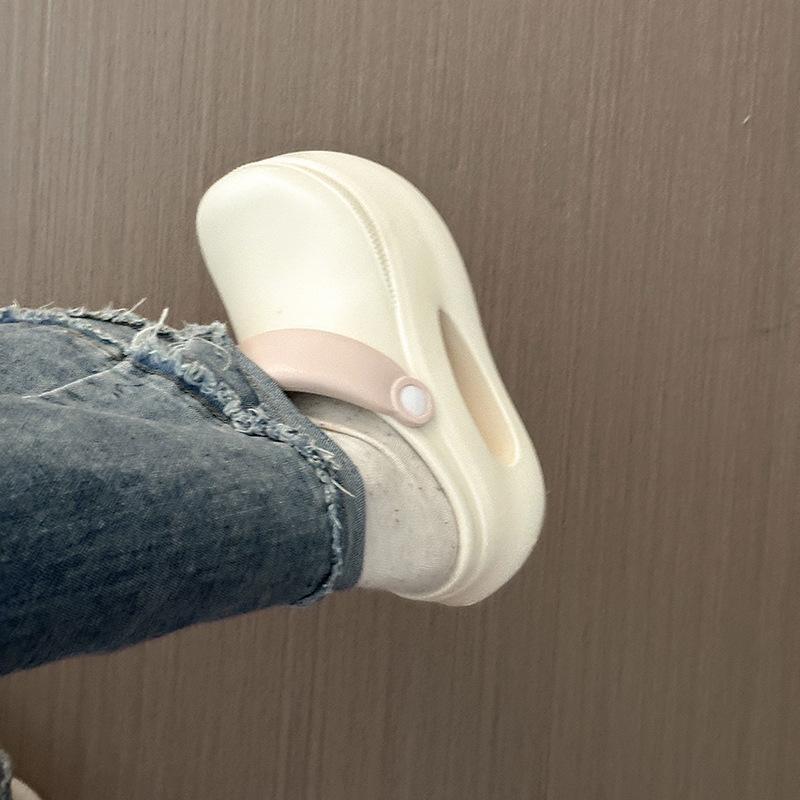 Novas Sandálias de Esponja Confortáveis de Sola Grossa Sapatos de Praia Femininos