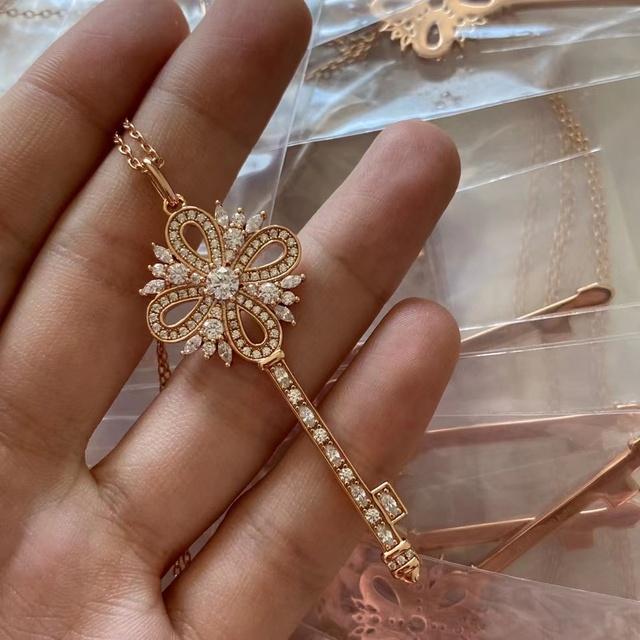 Alta joyería europea, colgante de llave de copo de nieve de diamante completo de Plata de Ley 925, collar de mujer, regalo de Navidad de moda