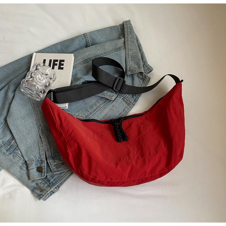 

Корейская версия диагональная сумка Harajuku большая вместимость плечевая сумка унисекс сумка-пельмень полумесяц нейлоновая подмышечная сумка бордовый