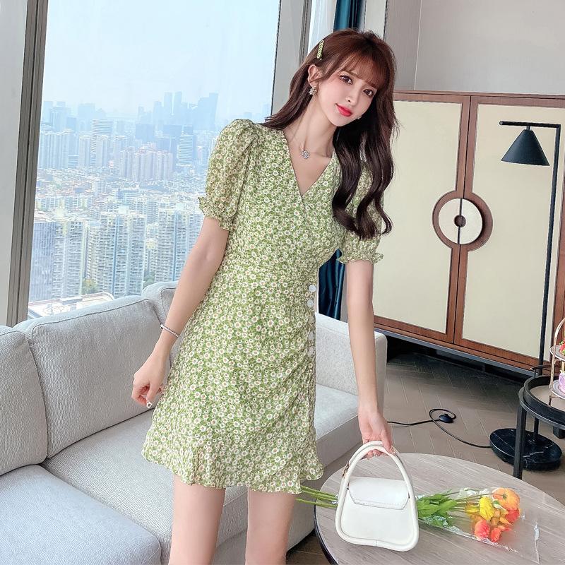Real summer new Wizard of Oz floral dress French V-neck bubble sleeve fairy temperament skirt