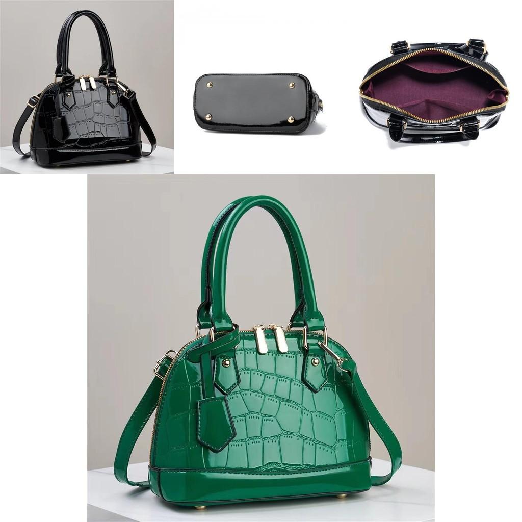 Urban Style Pu Stone Finish Clamshell Bag With Soft Structure For Daily Fashion