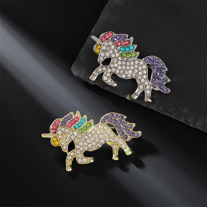 1/2 Pcs Fashion Rhinestones Alloy Horse Brooch Zodiac Pony Pins Women Men Clothing Accessories Suit Lapel Corsage New Year Gifts