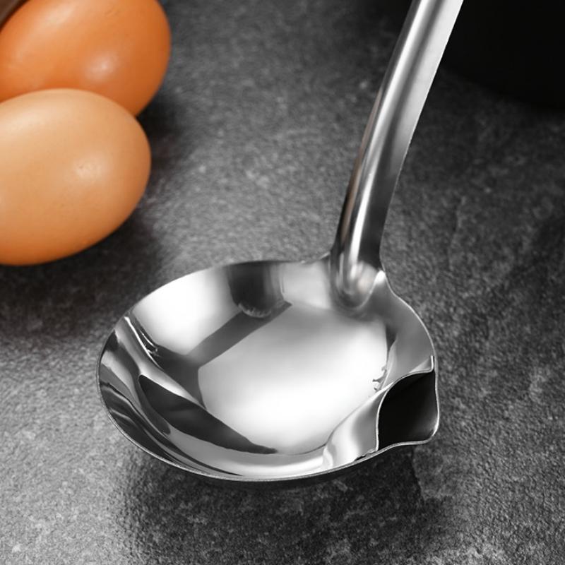 High Quality Soup Ladle Stainless Steel Leaking Spoon Colander Stainless Oil Ladl Strainer Oil Soup Separate Spoon
