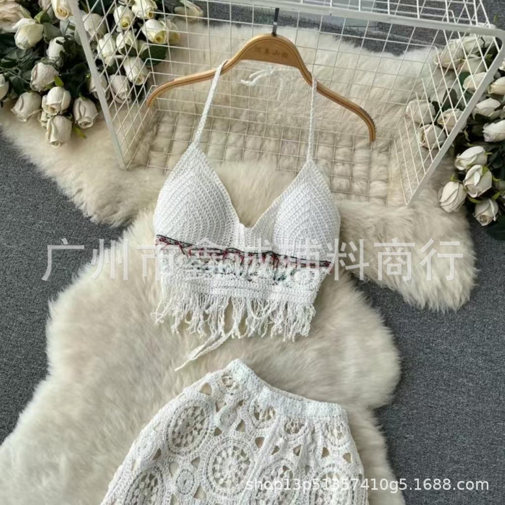 Neck small vest with chest pad, sling inside, shoulder-spilled backrest, hollow tube top, embroidered vest, women's summer short top