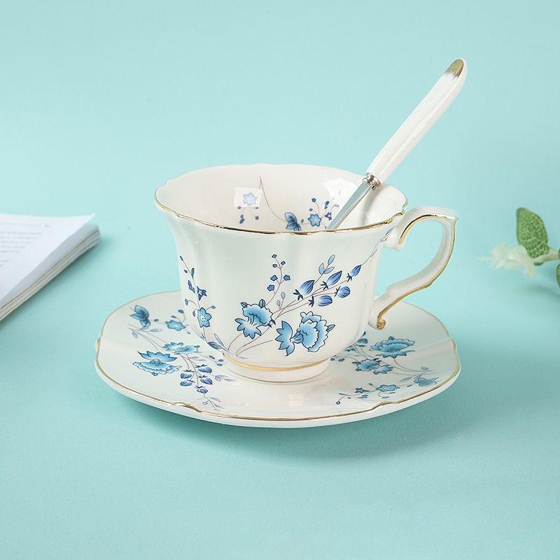 Elegantes Keramik-Kaffeebecher- und Untertassen-Set im englischen Stil mit Goldrand