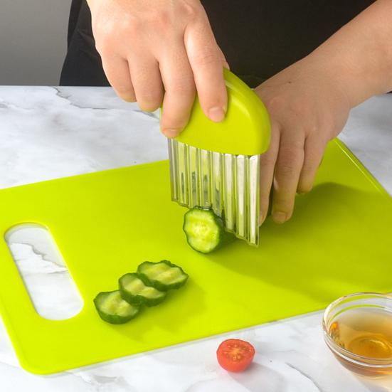 13Pcs/Set Kids Kitchen Tools Toys with Plastic Wooden Cookies Fruit Potato Cutter Chopping Cutter Peeler Board Toddlers