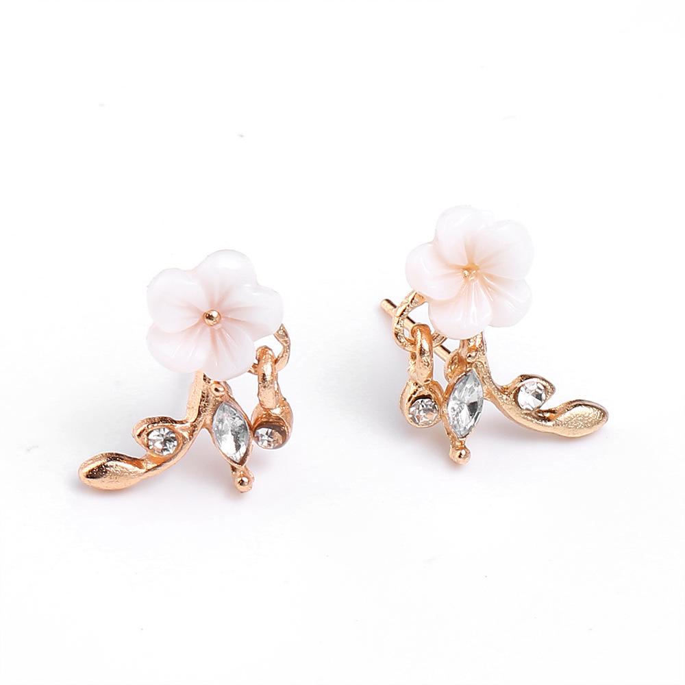 Korean Needle Earrings, White Flower Rear-Hanging Stud Earrings, High-End Alloy Jewelry.