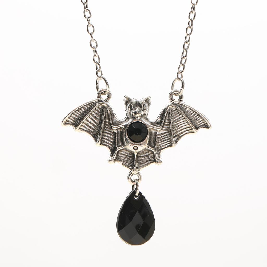 Gothic Sliver Color Vampire Bat Teardrop-shaped Purple Rhinestone Pendant Necklace for Women Steampunk Halloween Gifts Jewelry