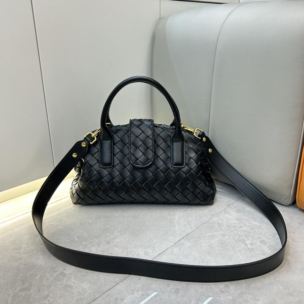 Leather new cloud bag woven hand shoulder crossbody magnetic bowling bag female