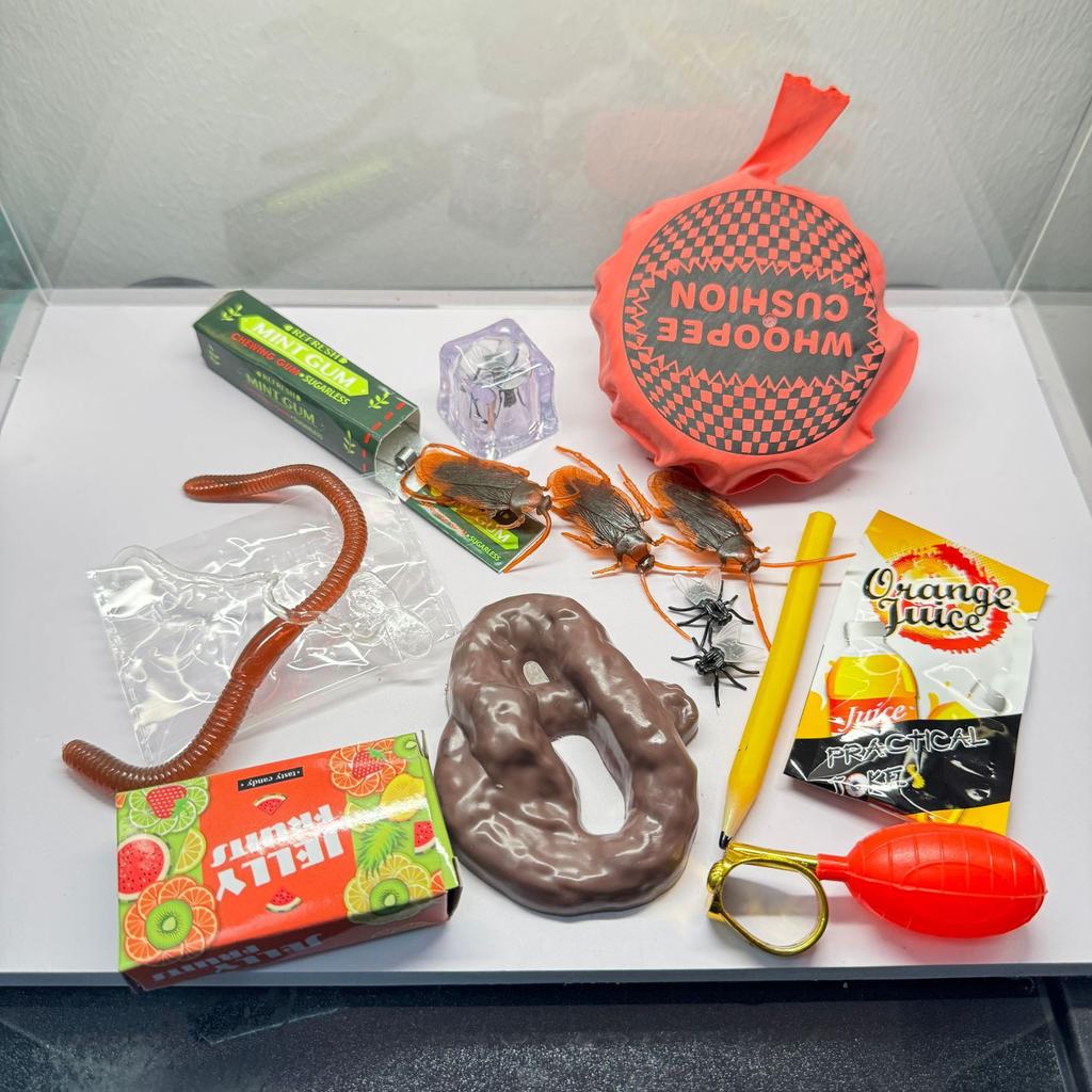 Spooky Prank Set, Fly Chewing Gum Fart Pad Prank Toy Gift Box Set