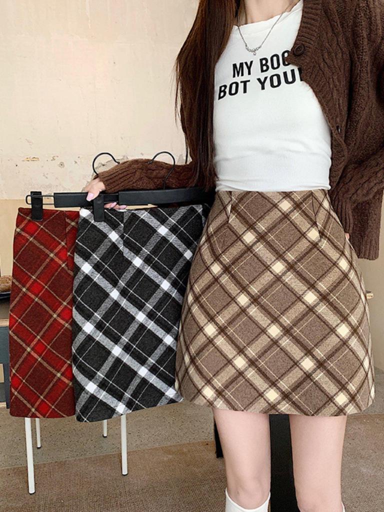 Women's A-line Plaid Retro Red Short Skirt - Autumn/Winter Petite Wool, Hip-hugging