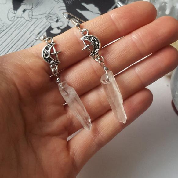 

Gothic Fashion Sliver Color Moon Stars Irregular Crystal Raw Stone Pendant Dangle Earrings for Women Halloween Heathen Jewelry
