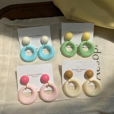 Acrylic Round Earrings, Summer Niche Design, Fashionable and Versatile Temperament, Advanced Sense, Exquisite and Elegant Earrings.