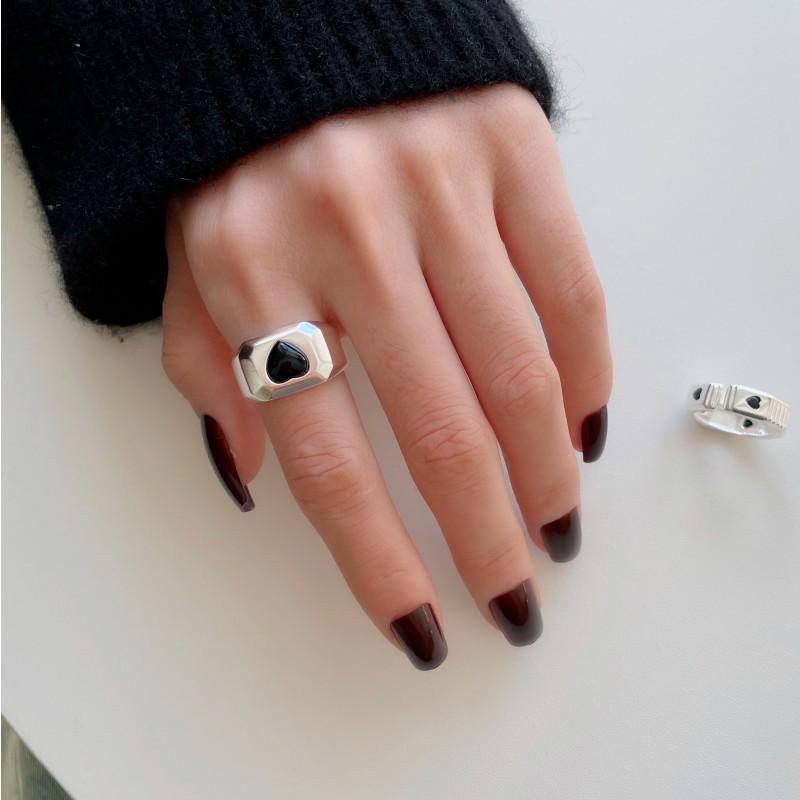 Adjustable Square Black Heart Ring for Women - Niche Design, Fashionable, Versatile Statement Piece Open Adjustable