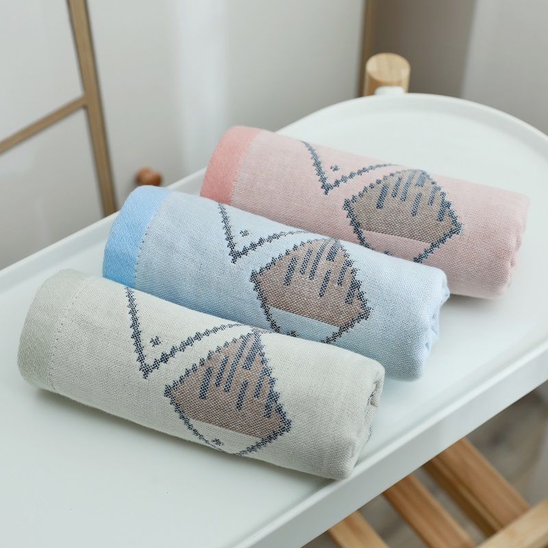 Towel Cotton with Four Layers of Gauze, Adult Household Towel Face Washing and Water Absorbing Shower Towel