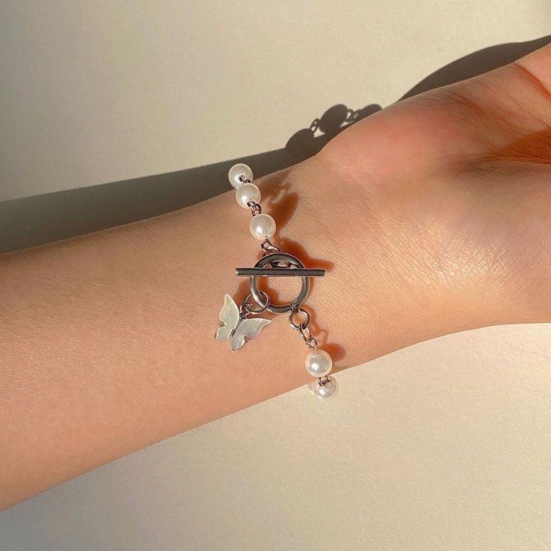 Super Divine Butterfly Pendant Pearl Bracelet - Elegant and Simple Retro Style - Perfect for Girls - Versatile Handwear for School Use
