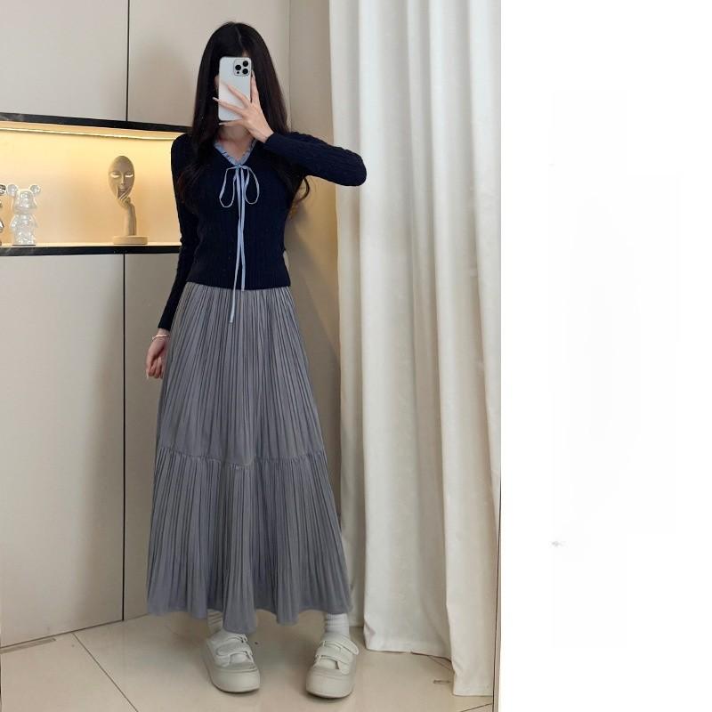 Golden Velvet Skirt With Pleated Design For Casual And Office Wear