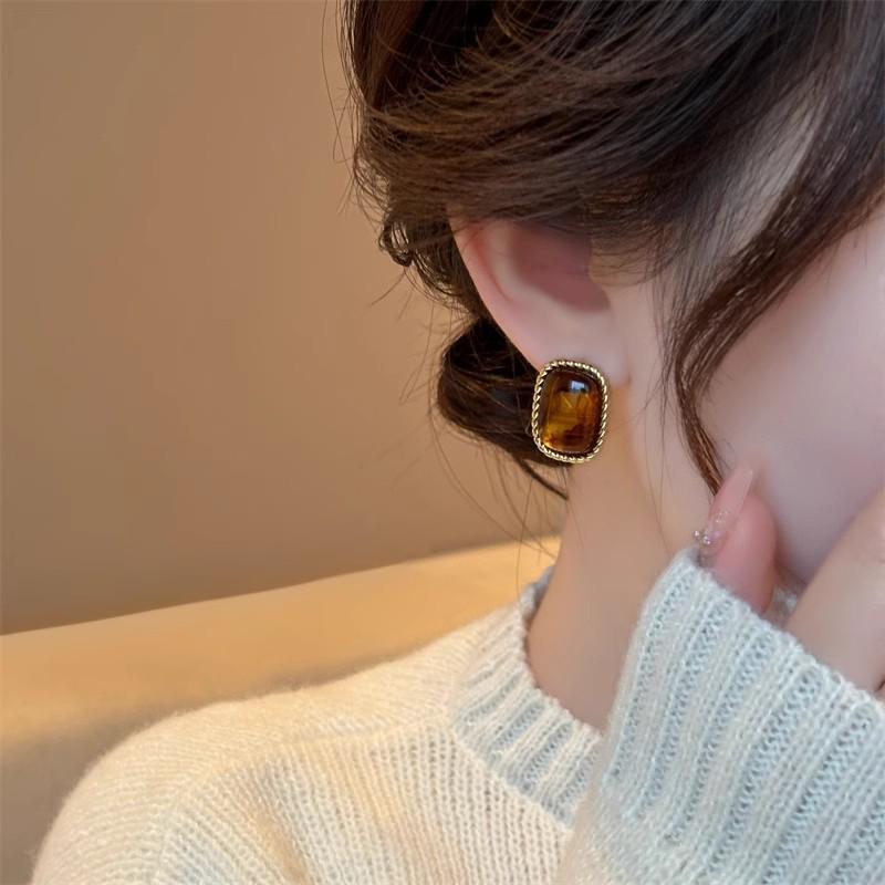Elegant French Maillard Resin Square Stud Earrings - Light Luxury, Simple & Versatile Ear Accessories