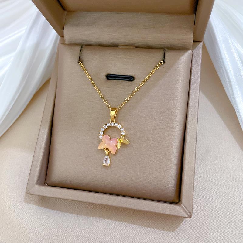 Fashion Exquisite Butterfly Pendant Necklace for Women