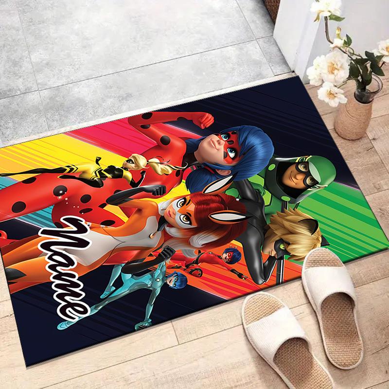 Tappetino Coccinella Personalizzato con Nome, Tappeto Lavabile in Poliestere per Ingresso Interno, Regalo per Natale, Pasqua, Giorno del Ringraziamento