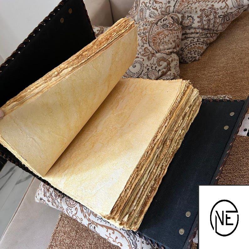 Ručně vyráběný kožený deník s vlastním gravírováním, 400 stran vintage papíru, velký kožený deník, čarodějnický deník pro skicování a psaní, Kniha stínů