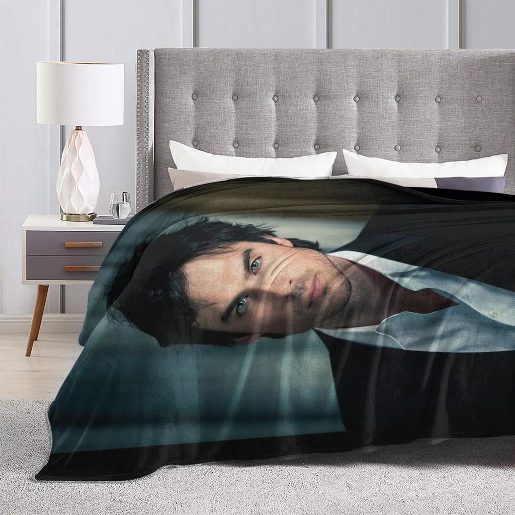 The Vampire Diaries Damon Salvatore Serie TV Coperta Decorativa in Flanella Plaid per Arredamento Casa Calda Morbida Copriletto Regalo