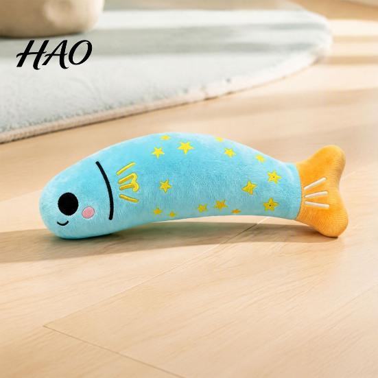 Catnip Filled Fish Pillow Cat Toy, Squeaky Linen Chew Stuffed Toy Kitten Kicker for Indoor Cats Biting Kicking Boredom Relief Natural Supplies