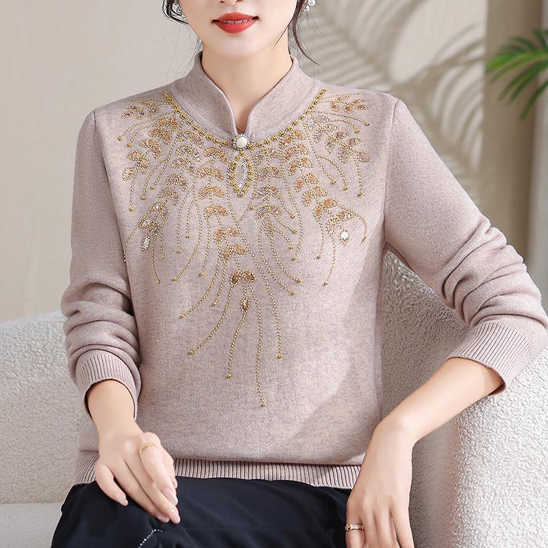 Elegant Red Knitted Pullover: Warm, Fashionable Sweater for Middle-aged and Elderly Women