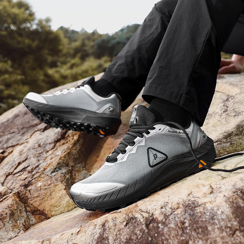 Outdoor light and comfortable versatile casual shoes low-top soft-soled cushioning non-slip wear-resistant mountaineering sports shoes