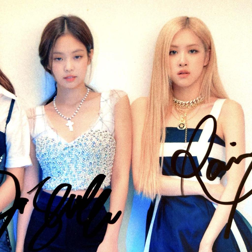 [USED] BLACKPINK autographed 2L size photo...BLACKPINK...