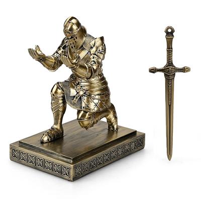 HDMbigmi Kingsguard Knight Suport stilou Suport stilou Organizator de birou și accesorii Suport creion din rășină cu deschizător de litere cu sabie din metal pentru birou și acasă