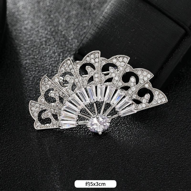High-end crystal temperament brooch female swan snowflake luxury atmospheric brooch sweater pin suit trendy accessories