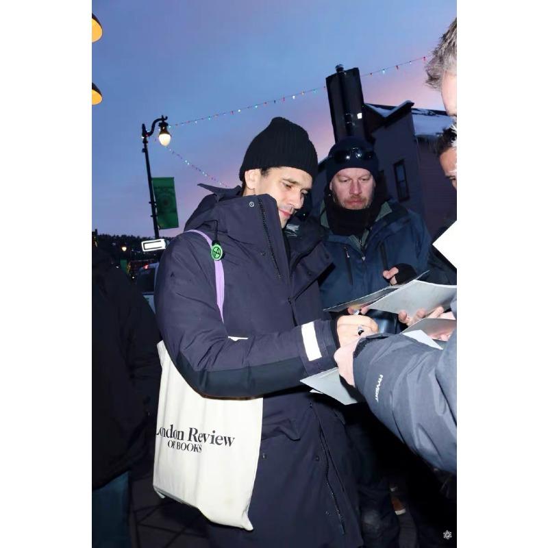 2025 New Commuter Retro Style Simple Large Capacity Handbag