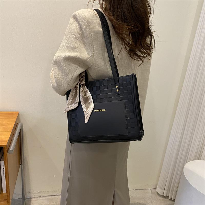Portable Single Shoulder Armpit Large Capacity New Trendy Student Bag Foreign Style Square Korean Style Fashion Women's Bag Tote Bag