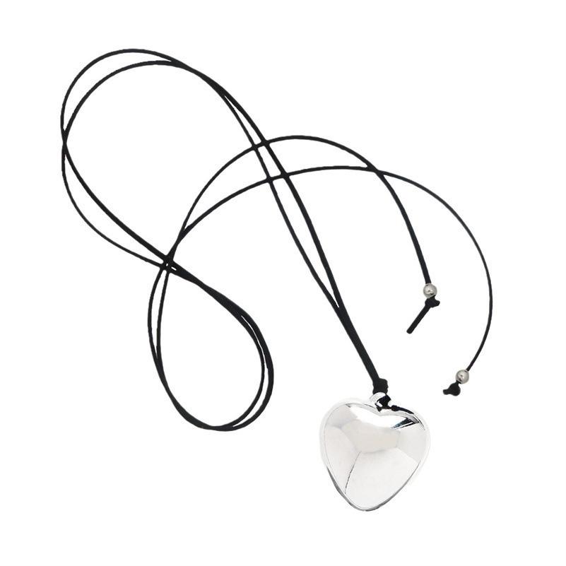 Hot-selling cherry pearl necklace women's ins style fashion high sense love collarbone chain new item pendant