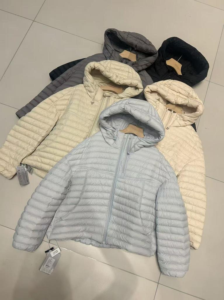 Autumn and winter new light and thin white duck down jacket women's short loose and versatile fashion hooded age-reducing jacket