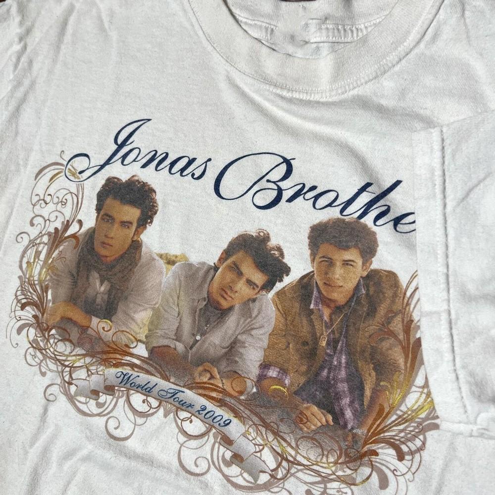 

2009 Jonas Brothers World Tour Shirt Classic White Unisex Mens S5XL Unisex T-Shirt S