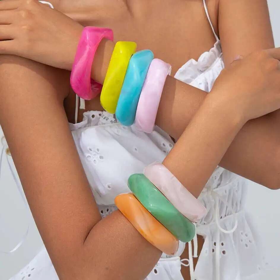 Salircon Modisch Bunt Acrylharz Dicke Armreifen Armband für Damen Übertriebenes Sommer Charm-Armband Hand Schmuck Geschenk