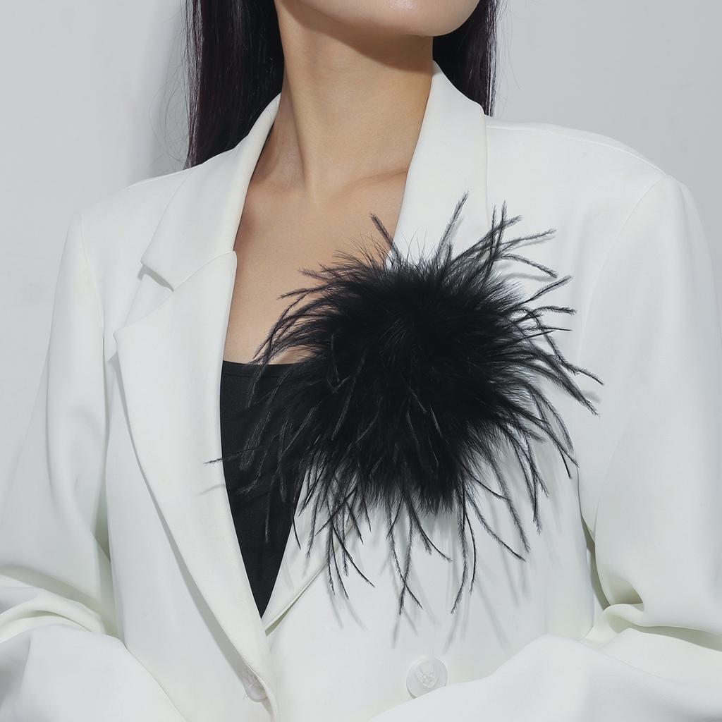 15CM Vintage Artificial Feather Brooch for Women French Style Handmade Exaggerated Lapel Pins Weddings Party Jewelry Accessories