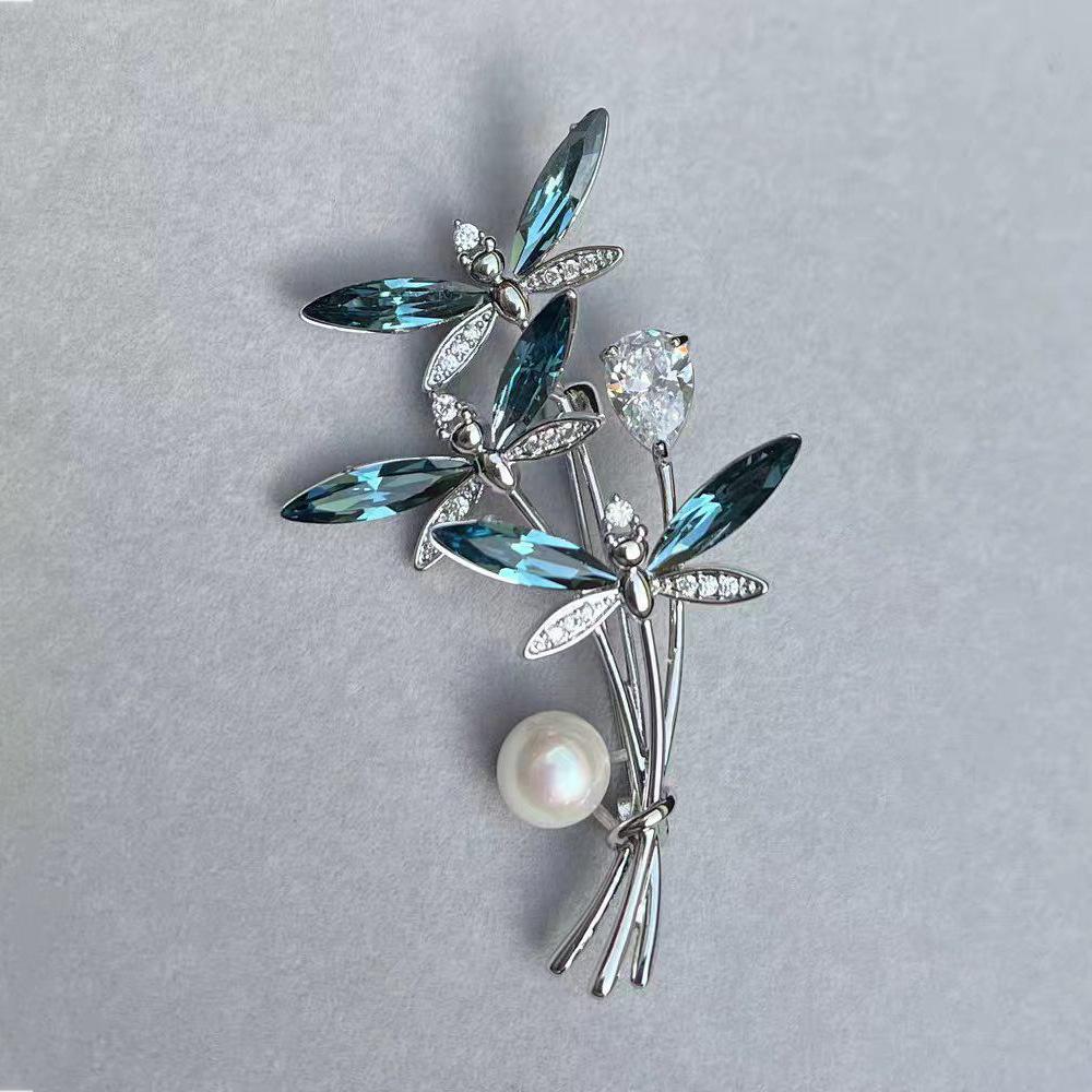 Blue Crystal Dragonfly Brooch - Elegant and Versatile Pearl Corsage with Luxurious Design Brooch
