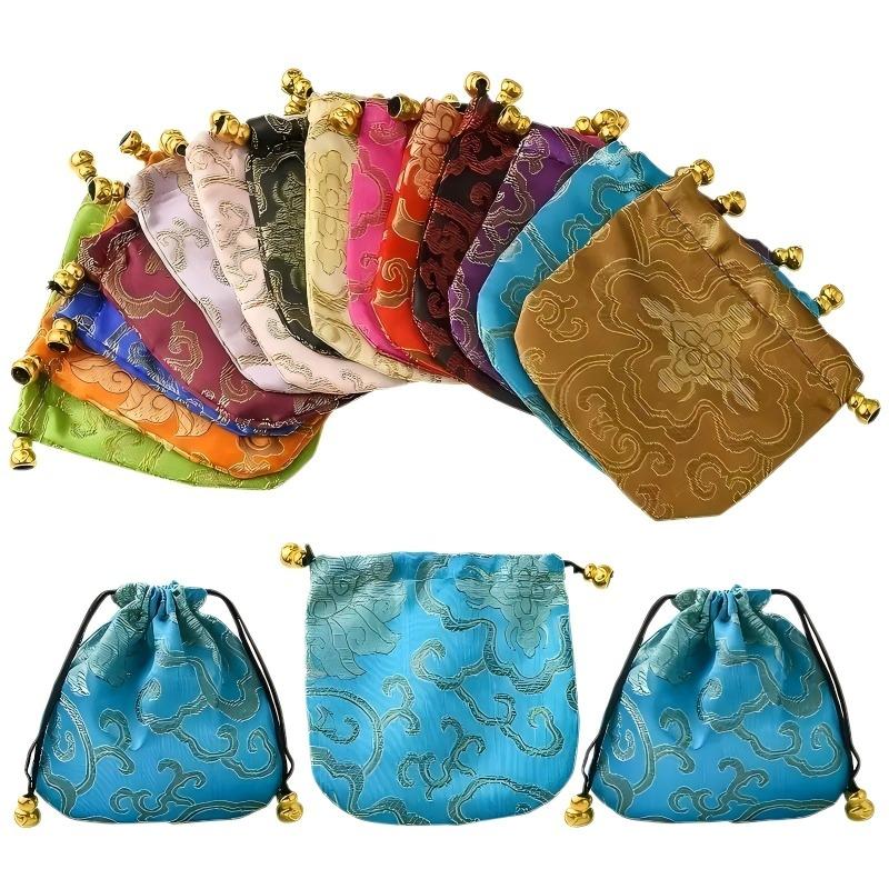 Chinese Style Silk Brocade Jewelry Packing Pouches for Necklace Earrings Jewelry Packaging Jewelry Organizer