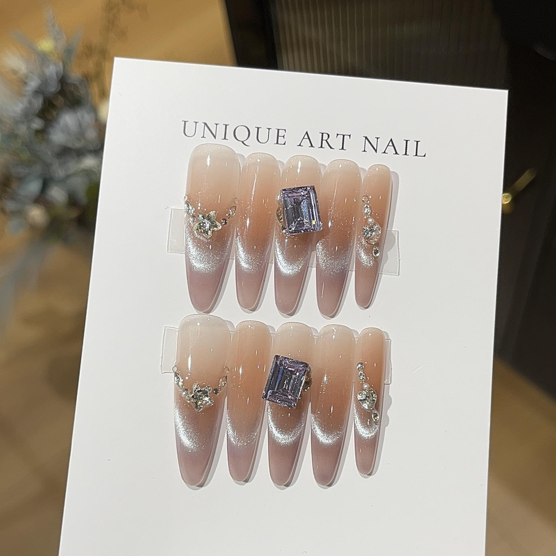 

Изготовленные вручную белые румяна, горячий стиль, улыбающийся французский кошачий глаз, носитель патча K9 Boutique L