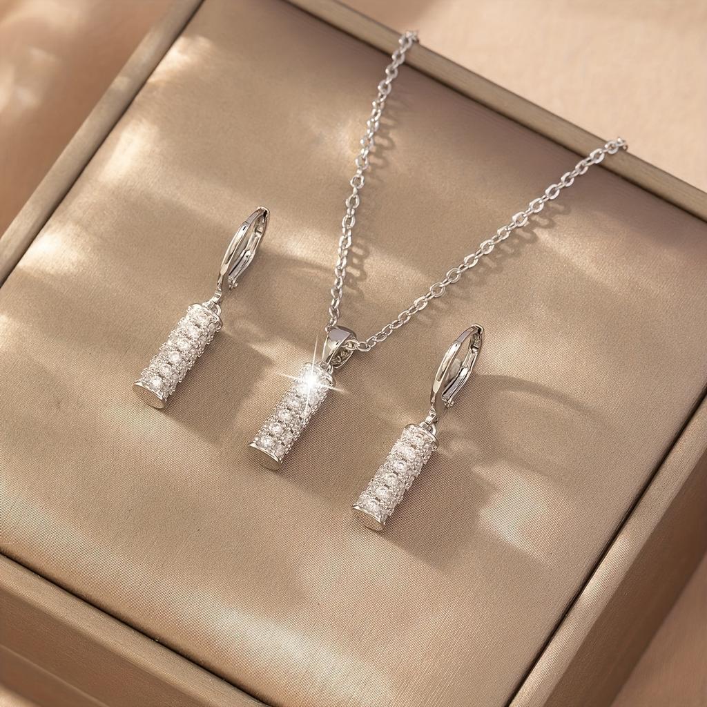 Luxurious and Elegant Cylindrical Pendant Earrings and Necklace Set, Elegant and Grand Women's Water Drop Clavicle Chain, Bridal Wedding Jewelry