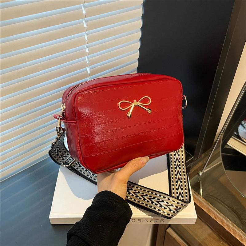 Korean Sweet Casual Shoulder Axillary Bag 2025 New Simple Solid Color Bow Messenger Bag Personalized Ins Small Square Bag