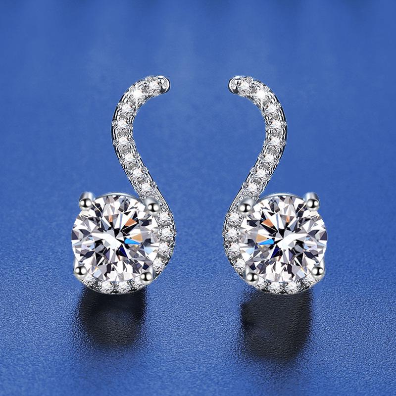

S-Shaped Moissanite Swan Earrings: 925 Sterling Silver, Anti-Allergy, Versatile Temperament Design 50 points [Cubic Zirconia]