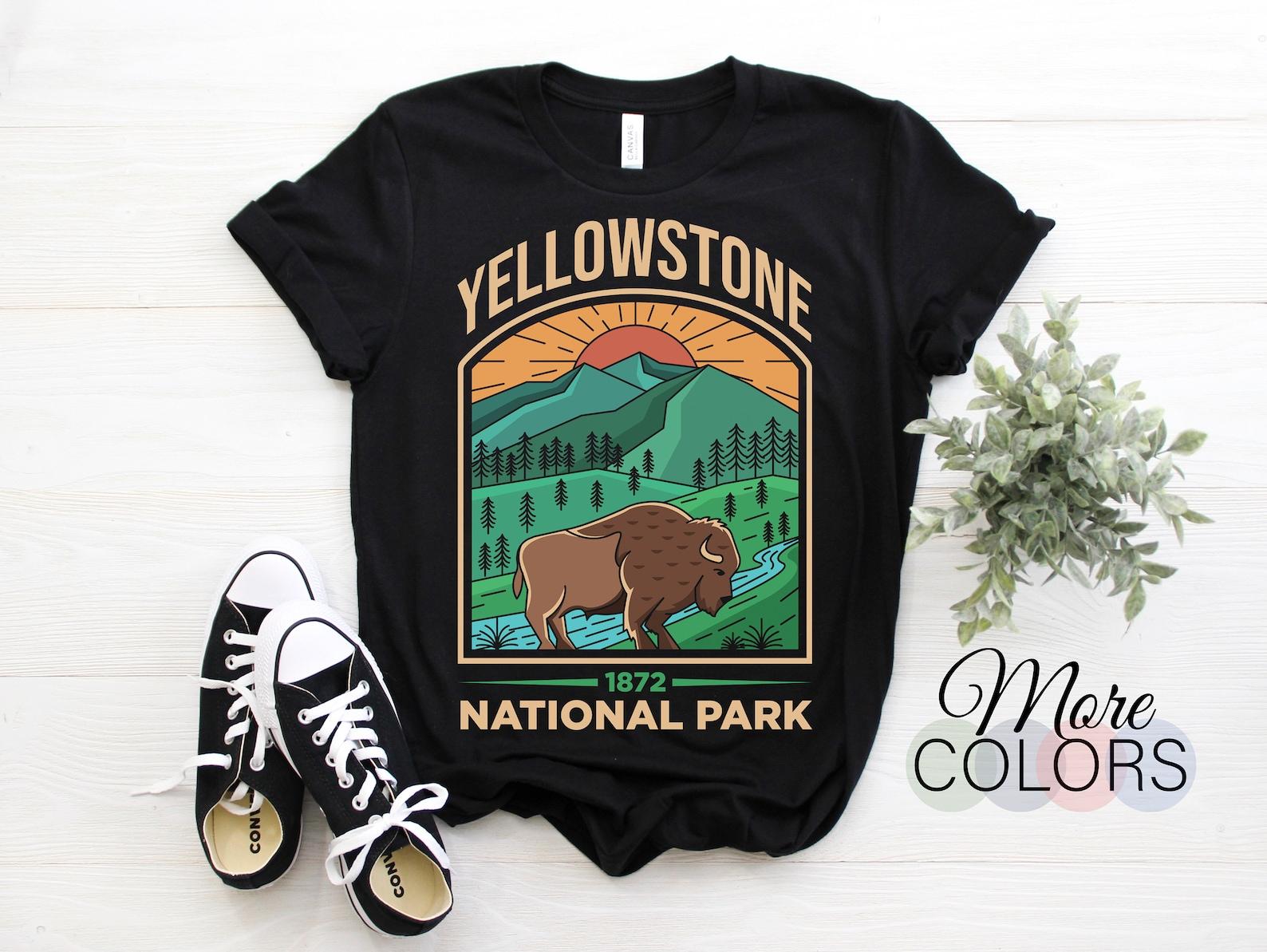 Yellowstone National Park US Vintage Bison T-Shirt, USA Wyoming Parks Lover Retro Gifts, Adventure Camping Hiking Travel Souvenirs Present, 110