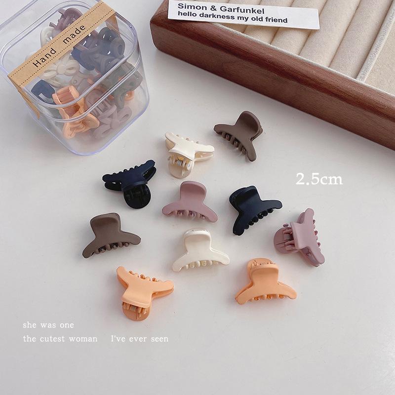 Adorable Hair Claw Clips for Women and Children - Ideal for Bangs and Side Clips